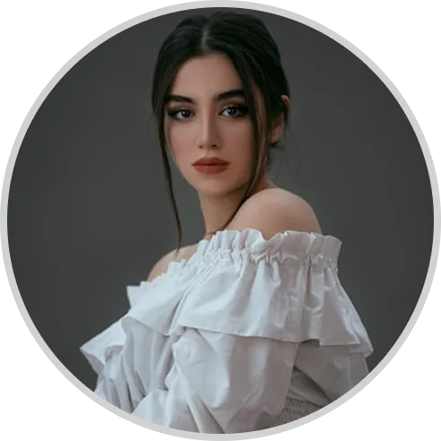 Fresh Gelato in Barcelona Image of best ice cream in Barcelona with fresh gelato scoops at Topping Circus, authored by Topping Circus & featured by http://toppingcircus.com/