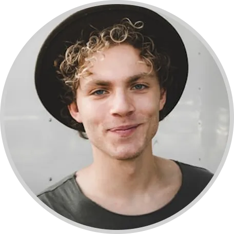 Customer Favorite Ice Cream in Barcelona Image of premium ice cream presentation at Topping Circus Barcelona, authored by Topping Circus & featured by http://toppingcircus.com/